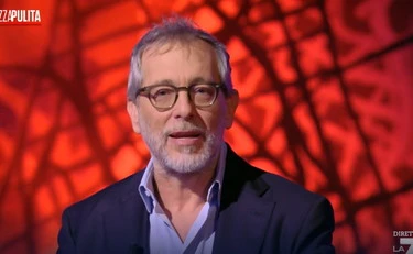 PiazzaPulita, Corrado Formigli apre con l'insulto a Meloni: "Una cosa poco degna"