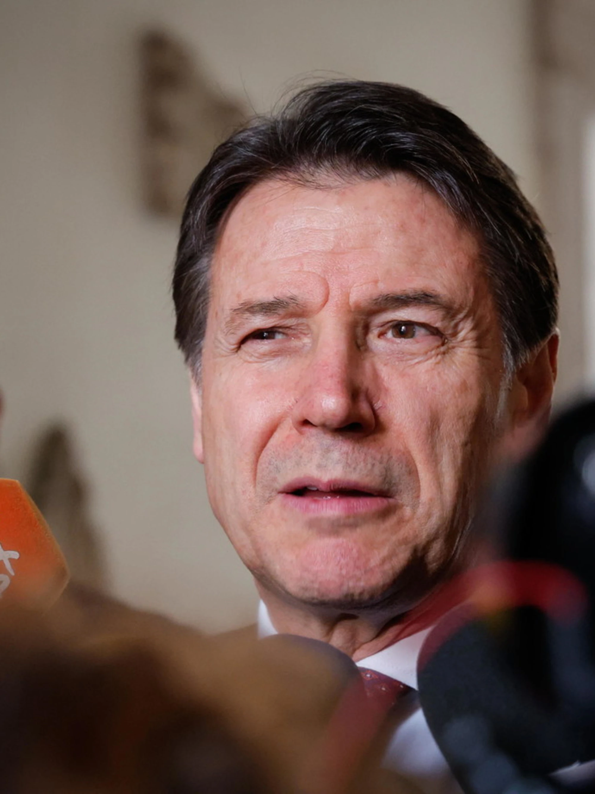 Giuseppe Conte, una ridicola rosicata su Meloni: "Non vende il Colosseo"
