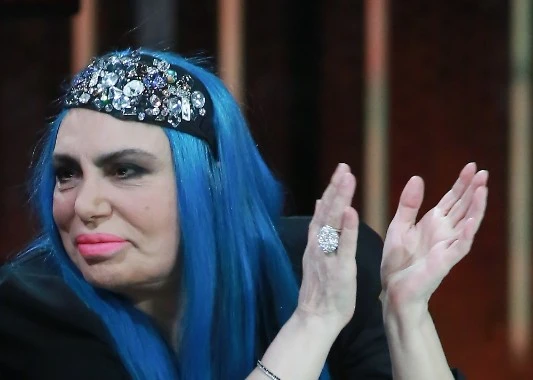 Loredana Bertè rivela il dramma: "Mi guardavo allo specchio e mi facevo schifo"