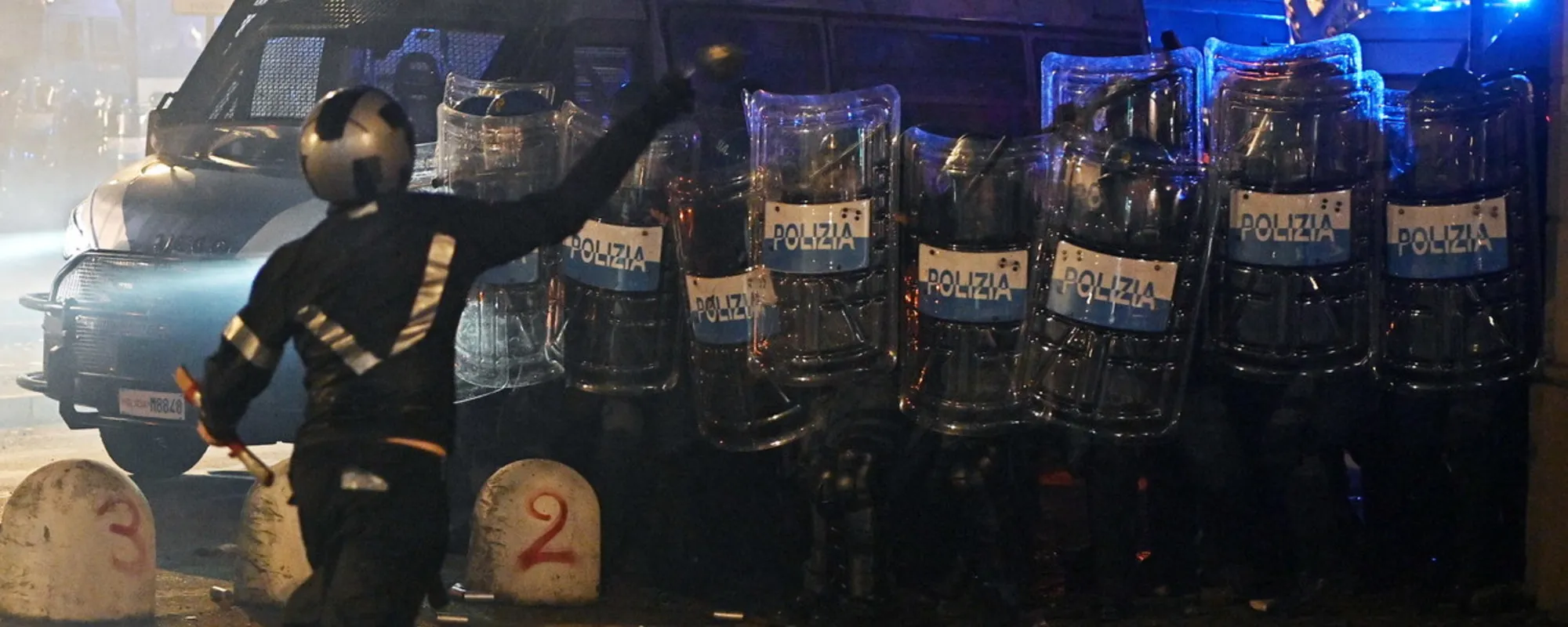 Lo scandalo: gli avvocati rossi spiegano ai violenti come aggirare la legge