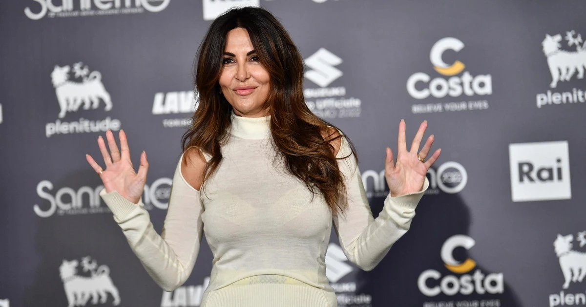 Sabrina Ferilli fa impazzire i fan: vedo e non vedo, la foto clamorosa