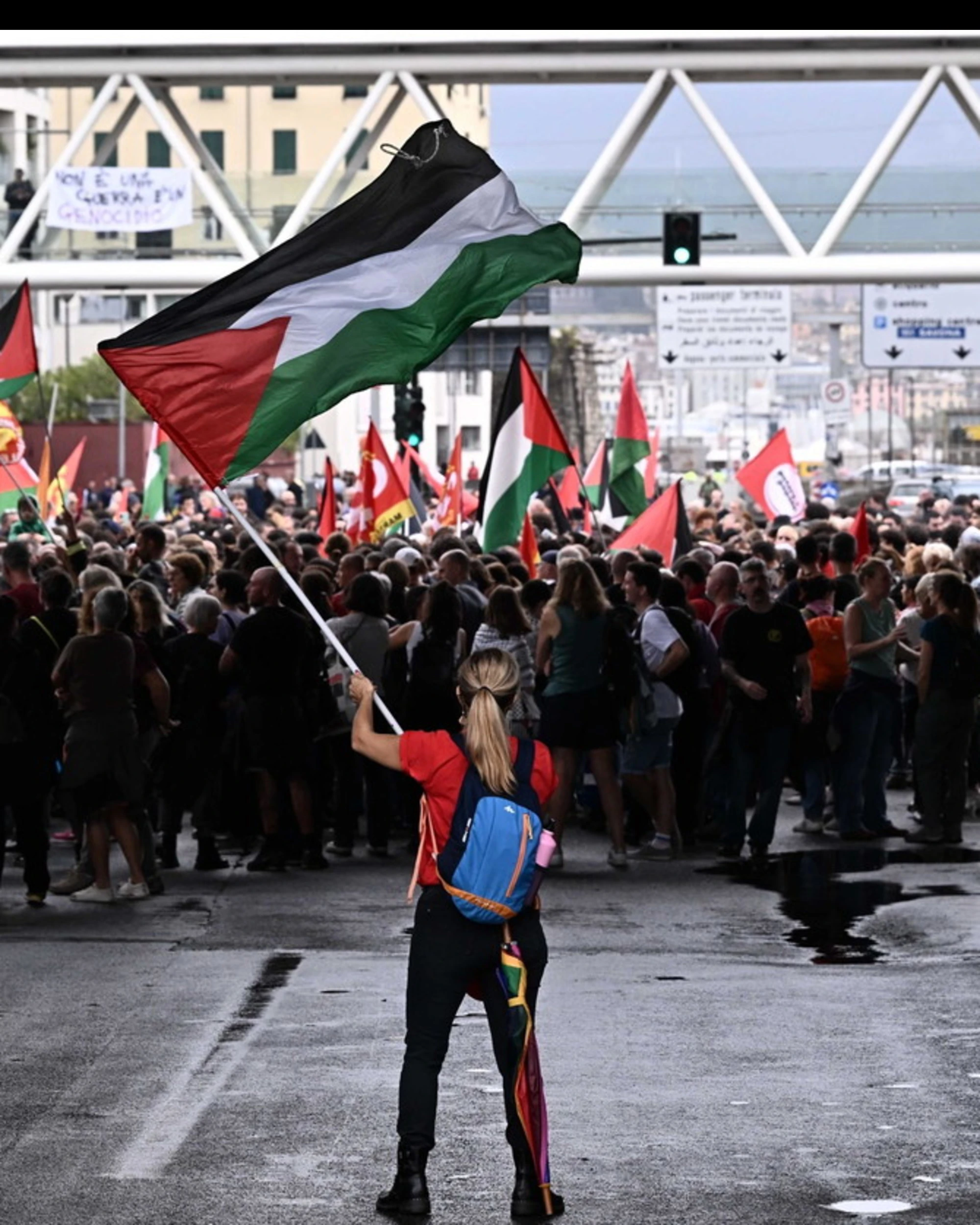 Sciopero per Gaza, "blocchiamo tutto". A Firenze chiuso il casello dell'A1