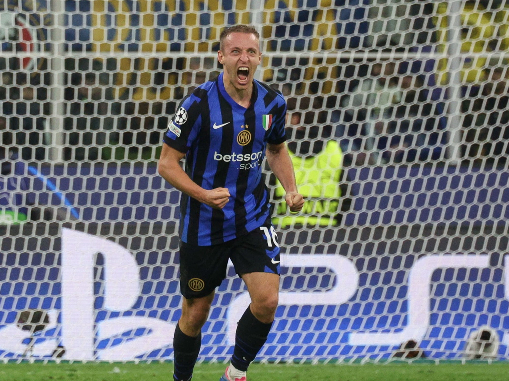 Inter-Barcellona, il dramma di Frattesi dopo il triplice fischio