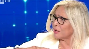Domenica In, esplode l'ira sugli ospiti di Mara Venier: "Ma altri non vanno, chiamate l'Inps"