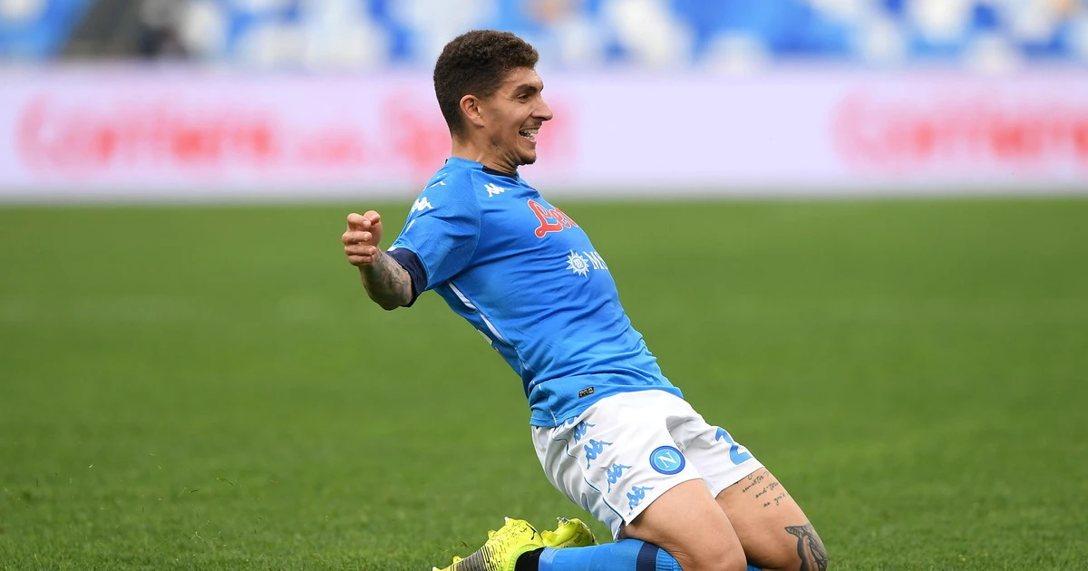 Serie A, poker Napoli e quarta vittoria consecutiva col Crotone: ma quanta fatica