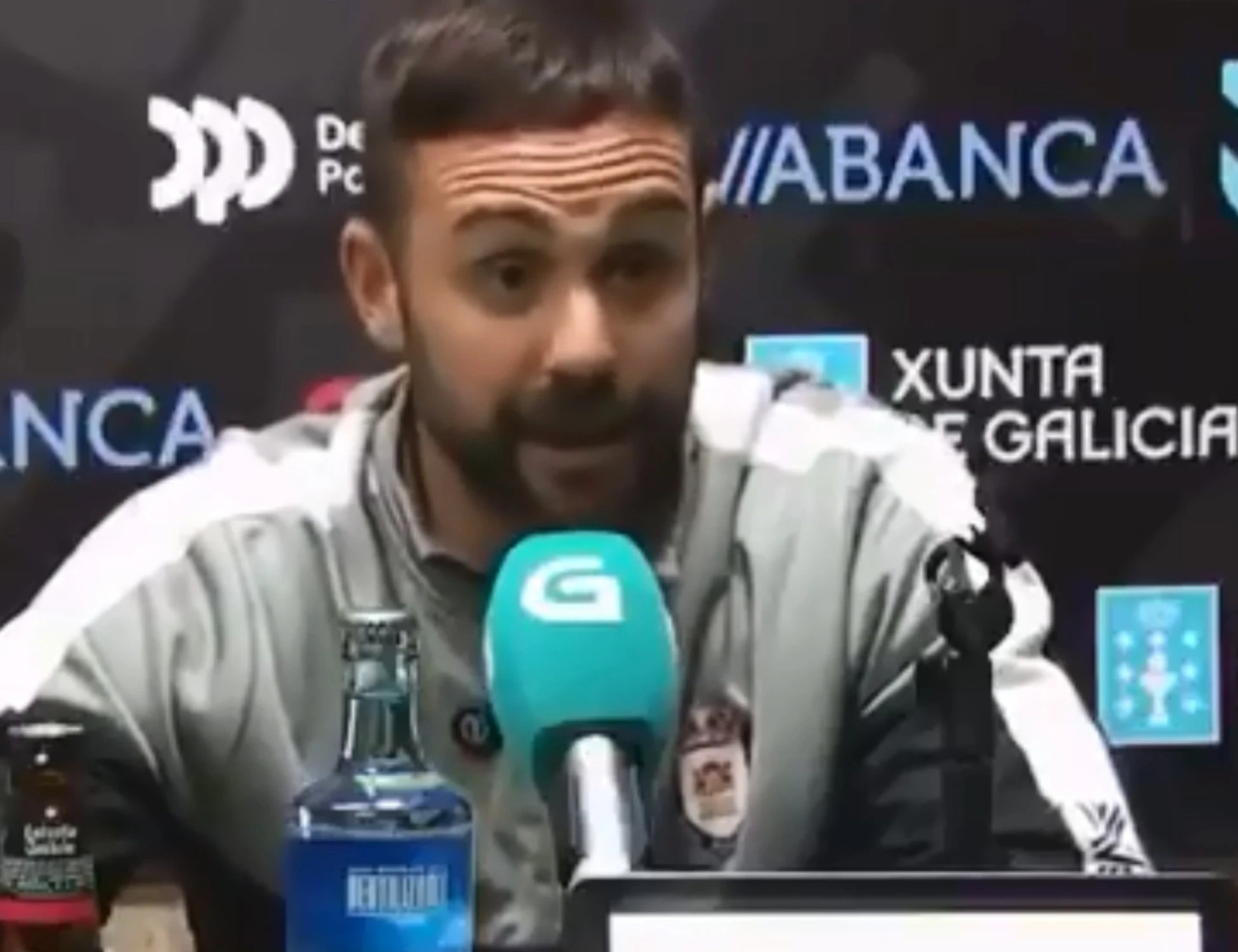 Real Ávila–Coruxo, "il mister ha aggredito un disabile": caos in sala stampa