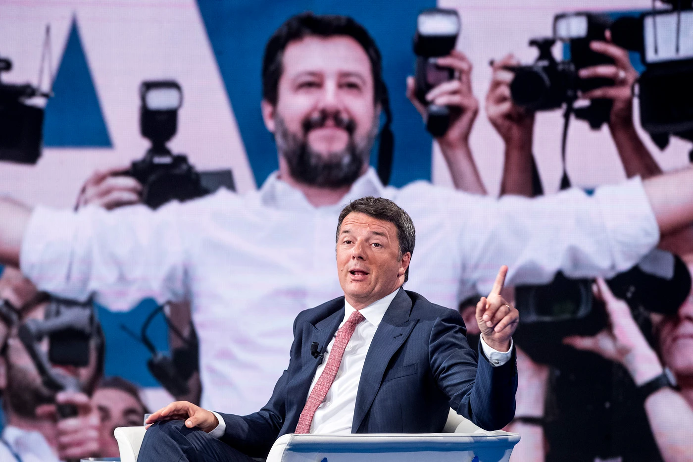 Bruno Vespa, la soffiata di Matteo Renzi: "Perché vuole me a Porta a porta contro Salvini"
