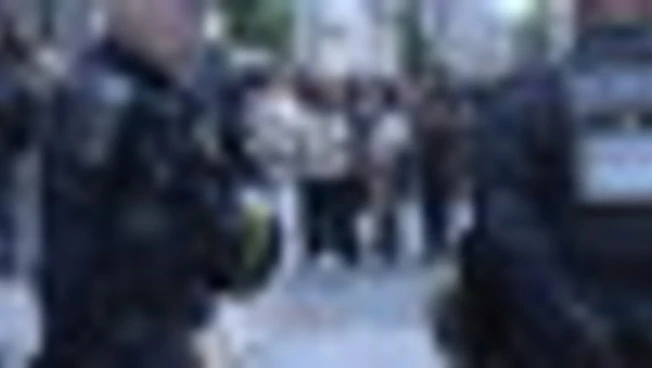 A Parigi agenti di polizia presidiano Università Assas: "Oggi chiuso"