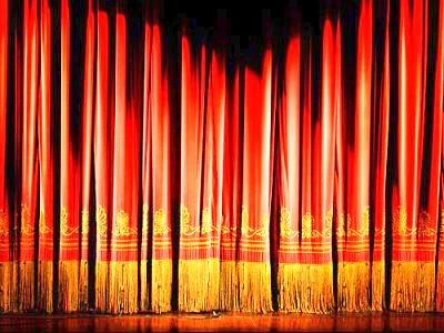 Il riciclo diventa un giallo multimediale, a teatro con "Una nuova opportunità"