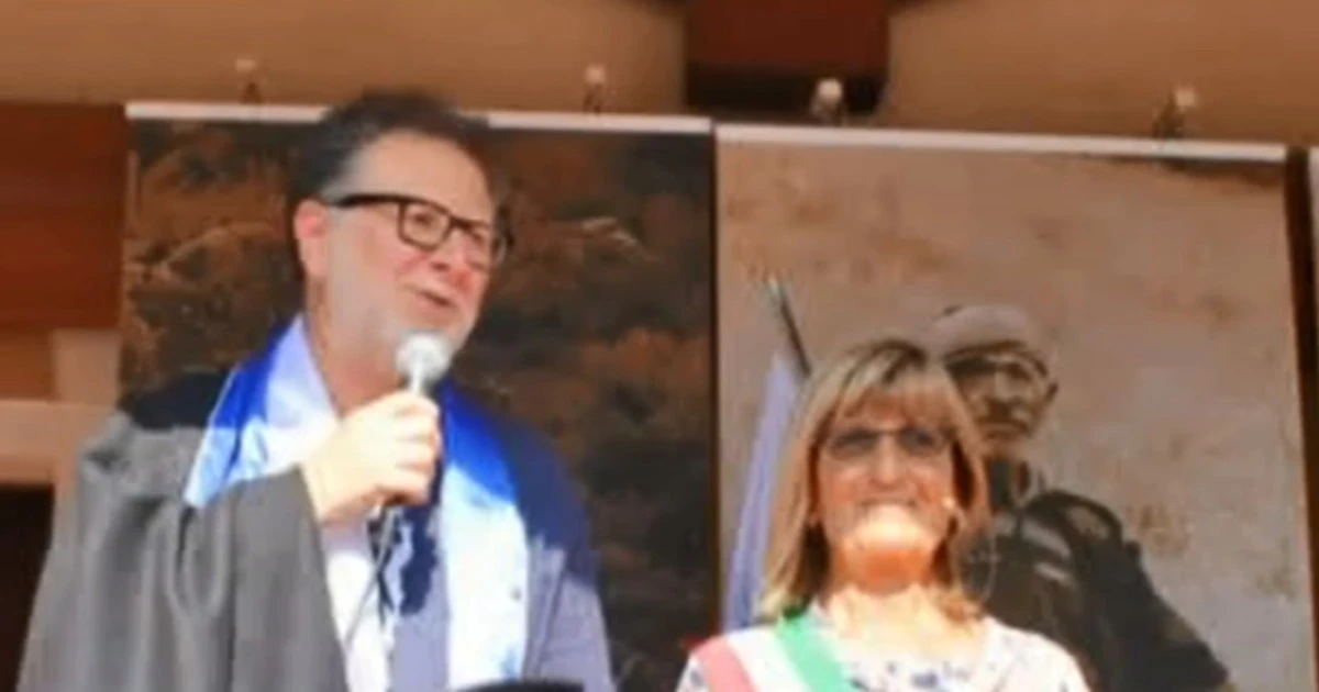 Striscia la Notizia, sfregio a Fabio Fazio: come e con cosa lo beccano, altro che Cavaliere della Repubblica