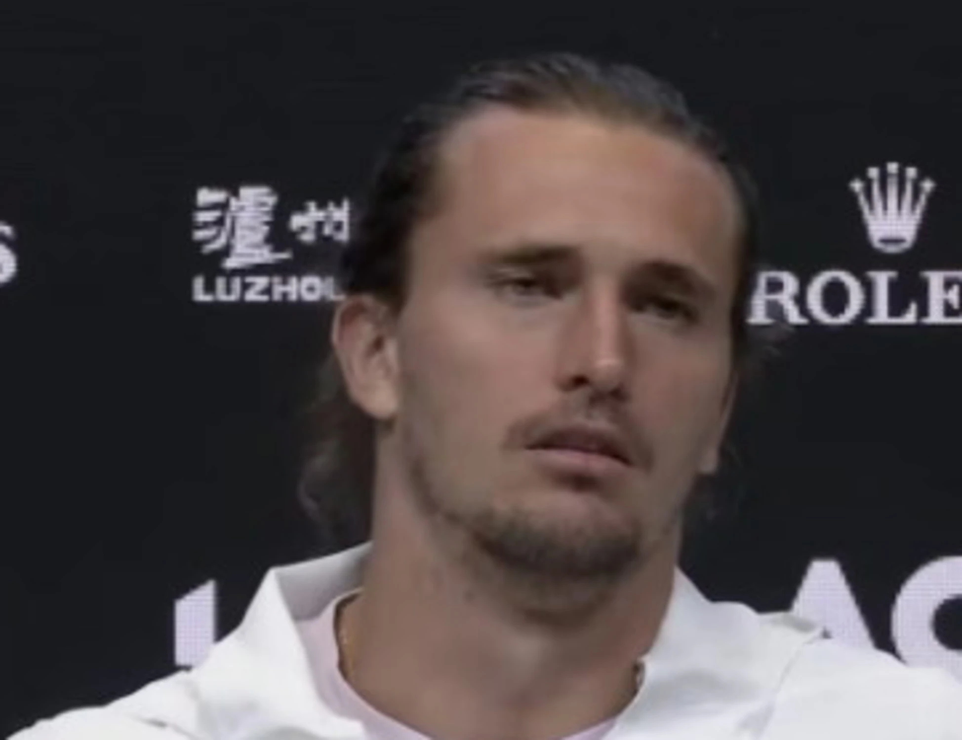 Australian Open, Zverev sbrocca in pubblico: "Sempre queste str***e?"