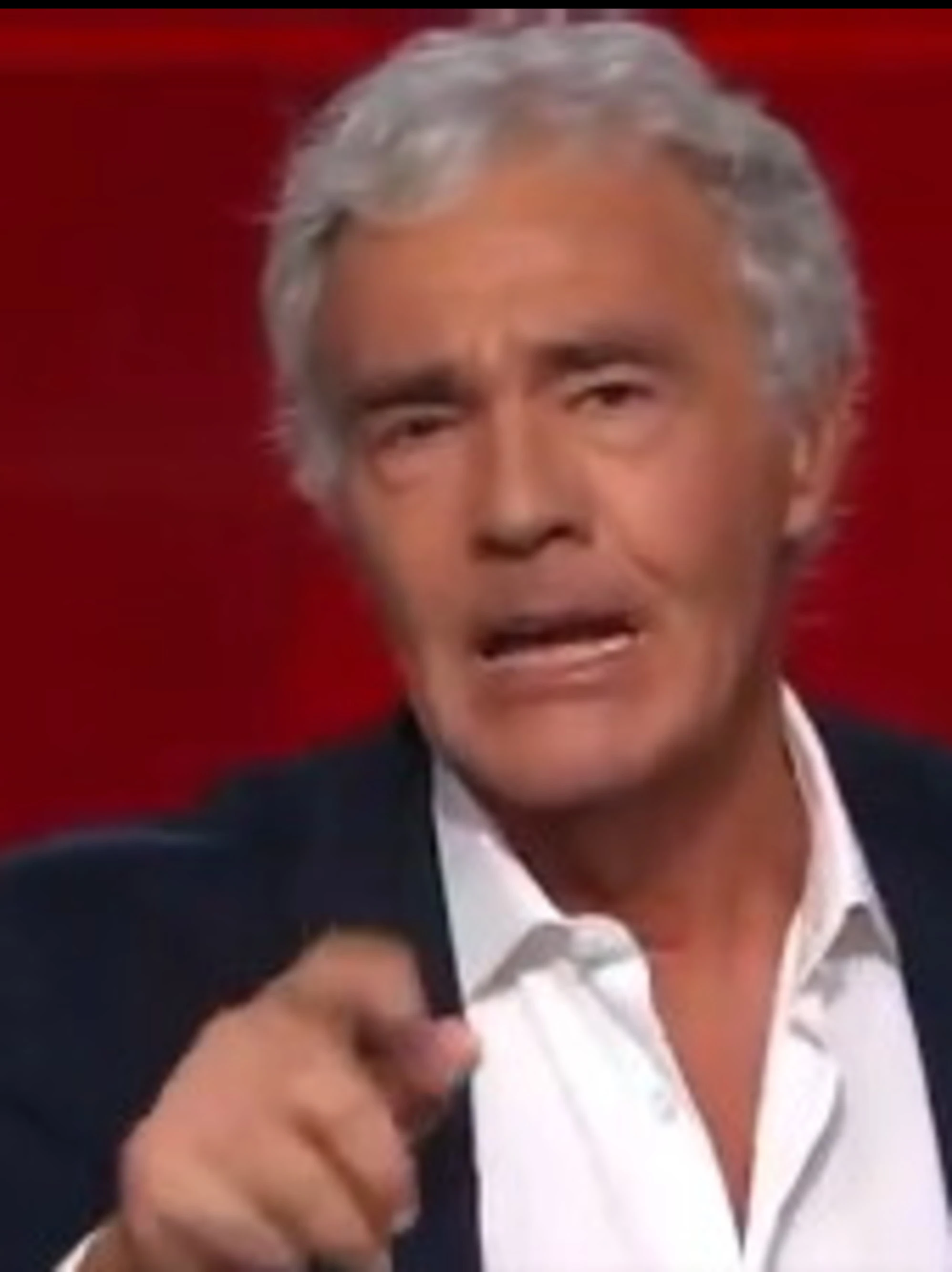Massimo Giletti, è rissa con Maistrouk: "Le battutine sulla mortadella risparmiatele"