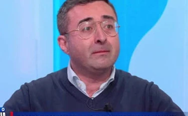 https://media.liberoquotidiano.it/n-NEsa9xUg38lmQ33PTngSR_mj3wtDrhkrrZluQlKYE/width:800/quality:90/aW1hZ2VzLzIwMjYvMDUvMDYvMTE0OTA2NjQxLWUyMDU5M2ZmLTc1NWItNGFjYy1hNTg1LWI4YmM3ZGQ2MmU5OC5qcGc.webp