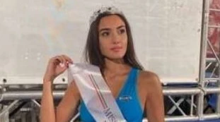 Miss Italia eletta nel silenzio generale. Ecco chi è Zeudi, 20 anni, da Scampia: pazzesca