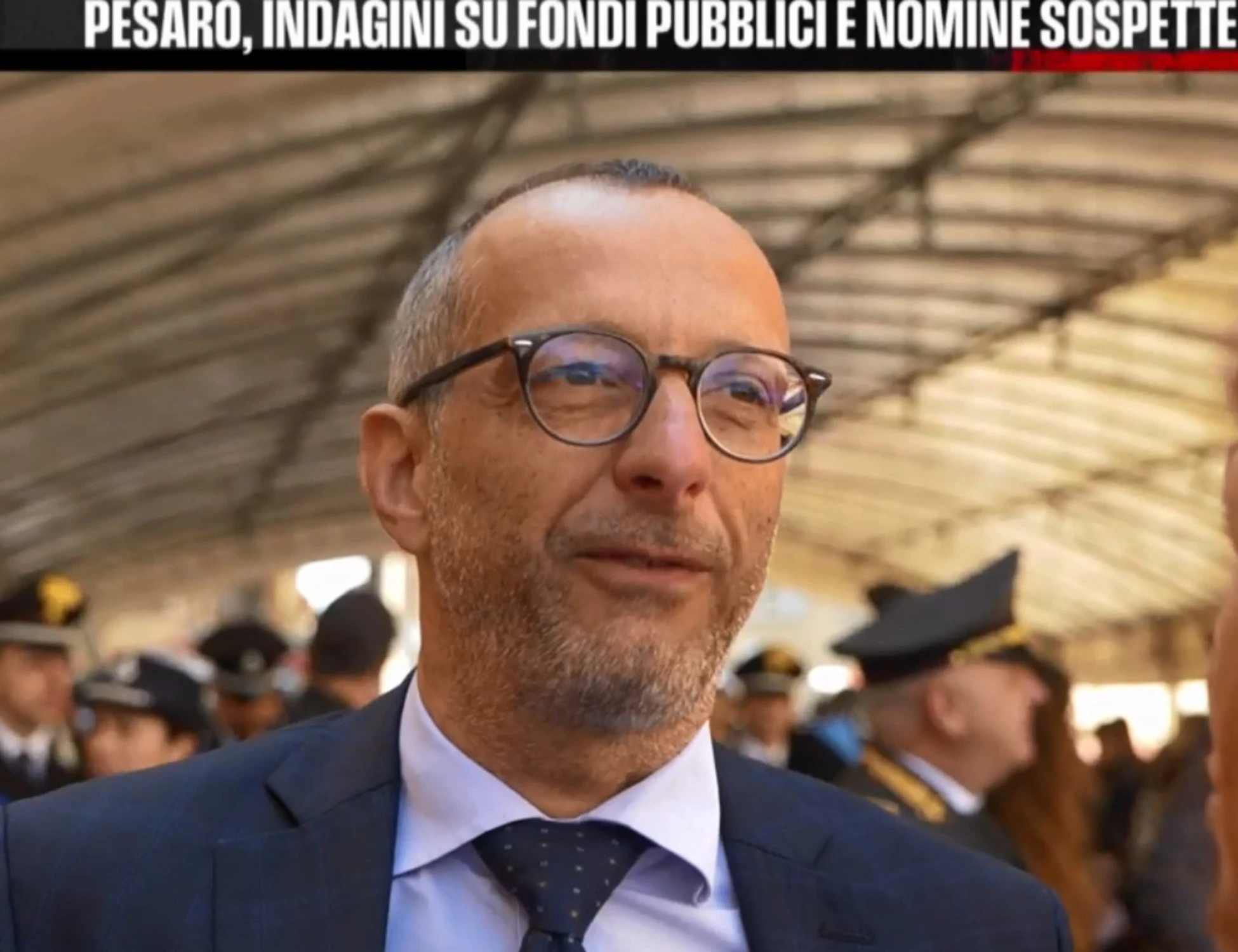 FarWest, Ricci sbotta con l'inviata: "Siete al servizio di FdI"