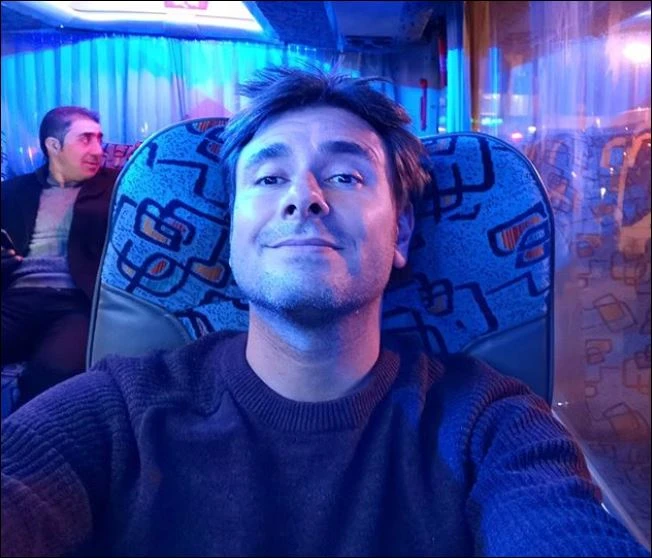 Alessandro Di Battista torna dall'Iran: "In politica alle mie condizioni". Cosa cambia nel Movimento