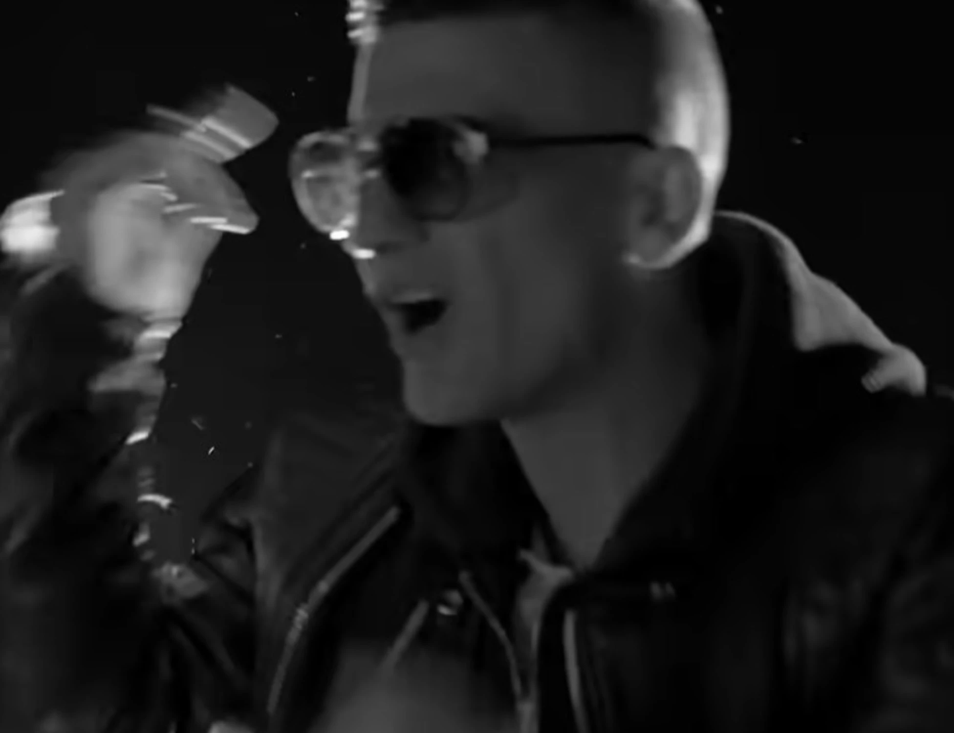 Jesto, morto il rapper romano a soli 40 anni. Il lutto travolge anche Fedez
