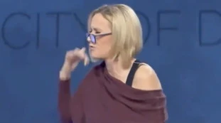 Donald Trump, la consigliera spirituale Paula White: la "preghiera" contro Biden in cui scomoda Gesù, angeli e Madonna