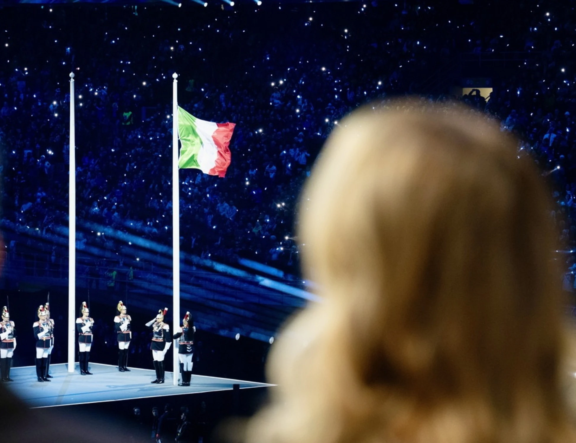 Milano-Cortina, "la cerimonia più memorabile di sempre": come rosica Macron