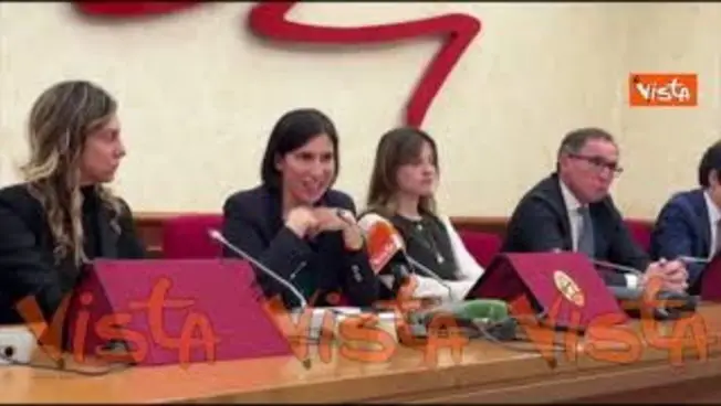 Leggi l'articolo: Ddl violenza su donne, Schlein: A Meloni ho detto "Non farti dettare la linea dal patriarcato"