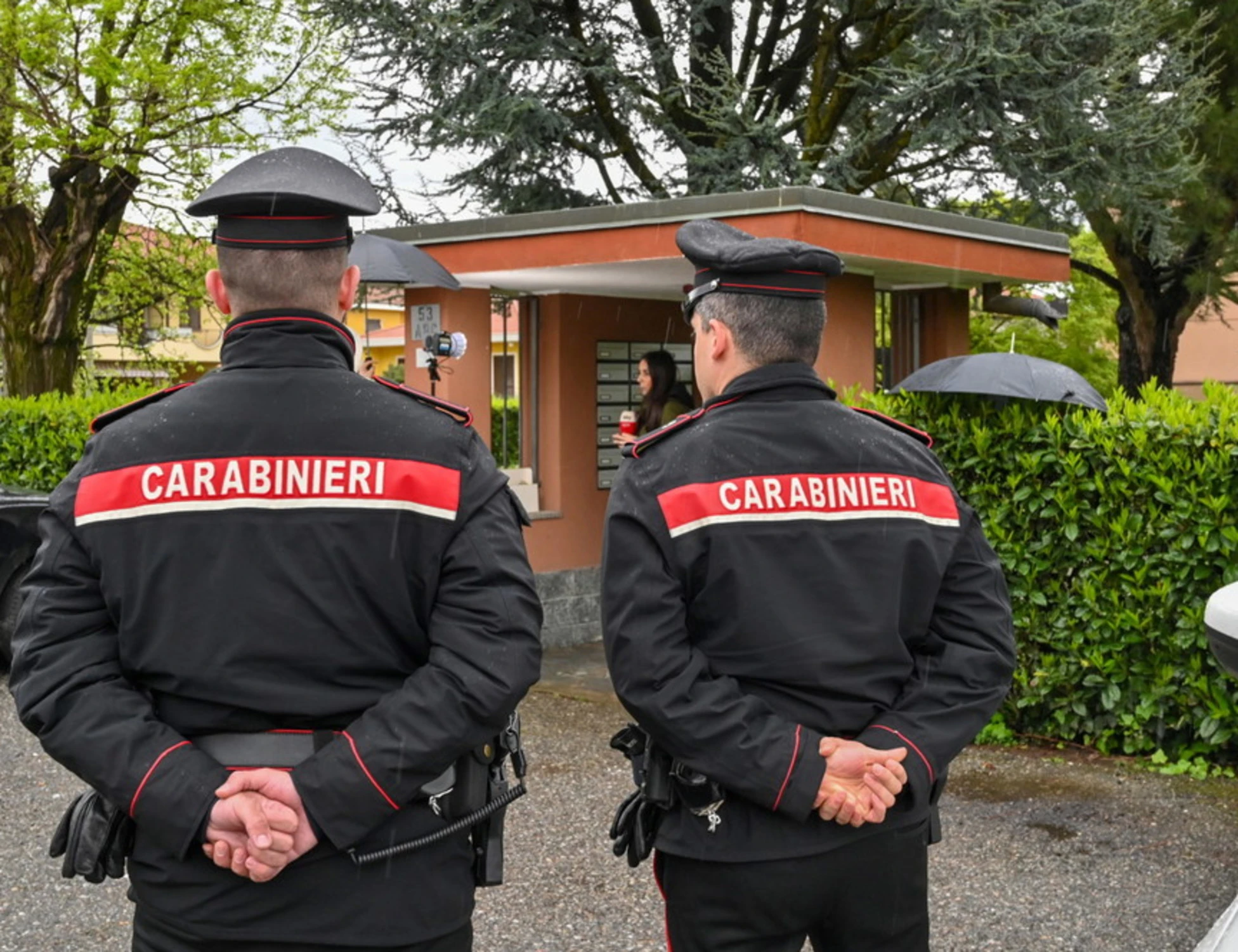 Rivalta, donna trovata morta in casa: il marito annegato in un lago vicino