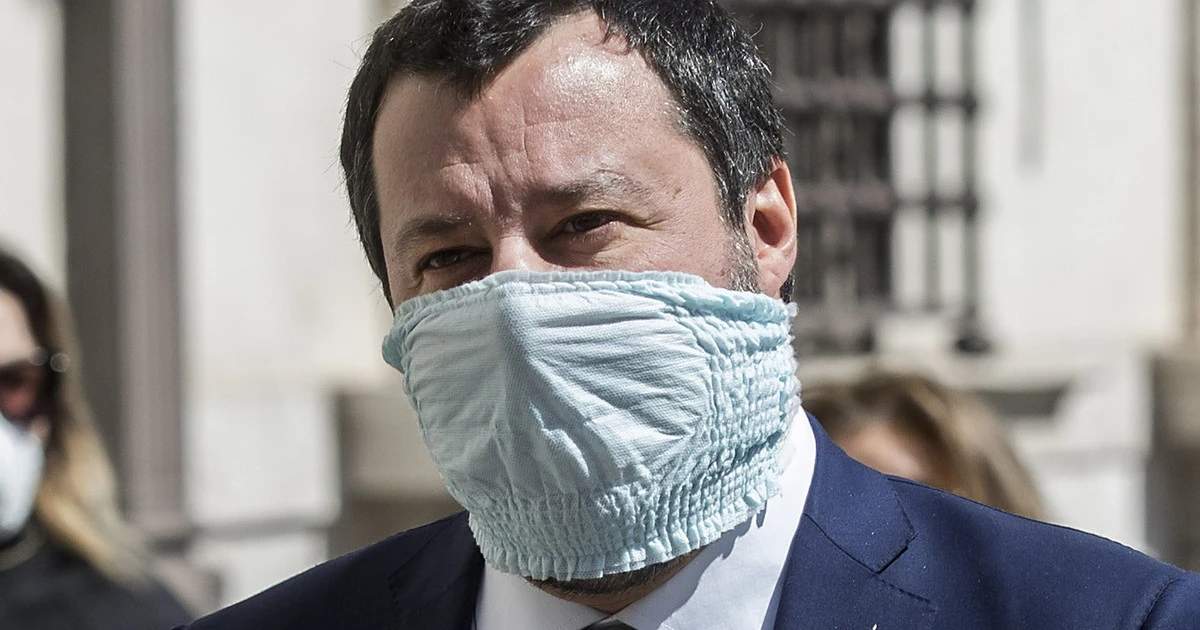 Matteo Salvini, crisi nei sondaggi. Lega, la rivolta degli ingrati: le voci sulla videochat clandestina contro il Capitano