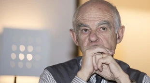 Coronavirus, Luca Ricolfi contro il governo: "Approccio ideologico sull'immigrazione, speriamo non paghino gli italiani"