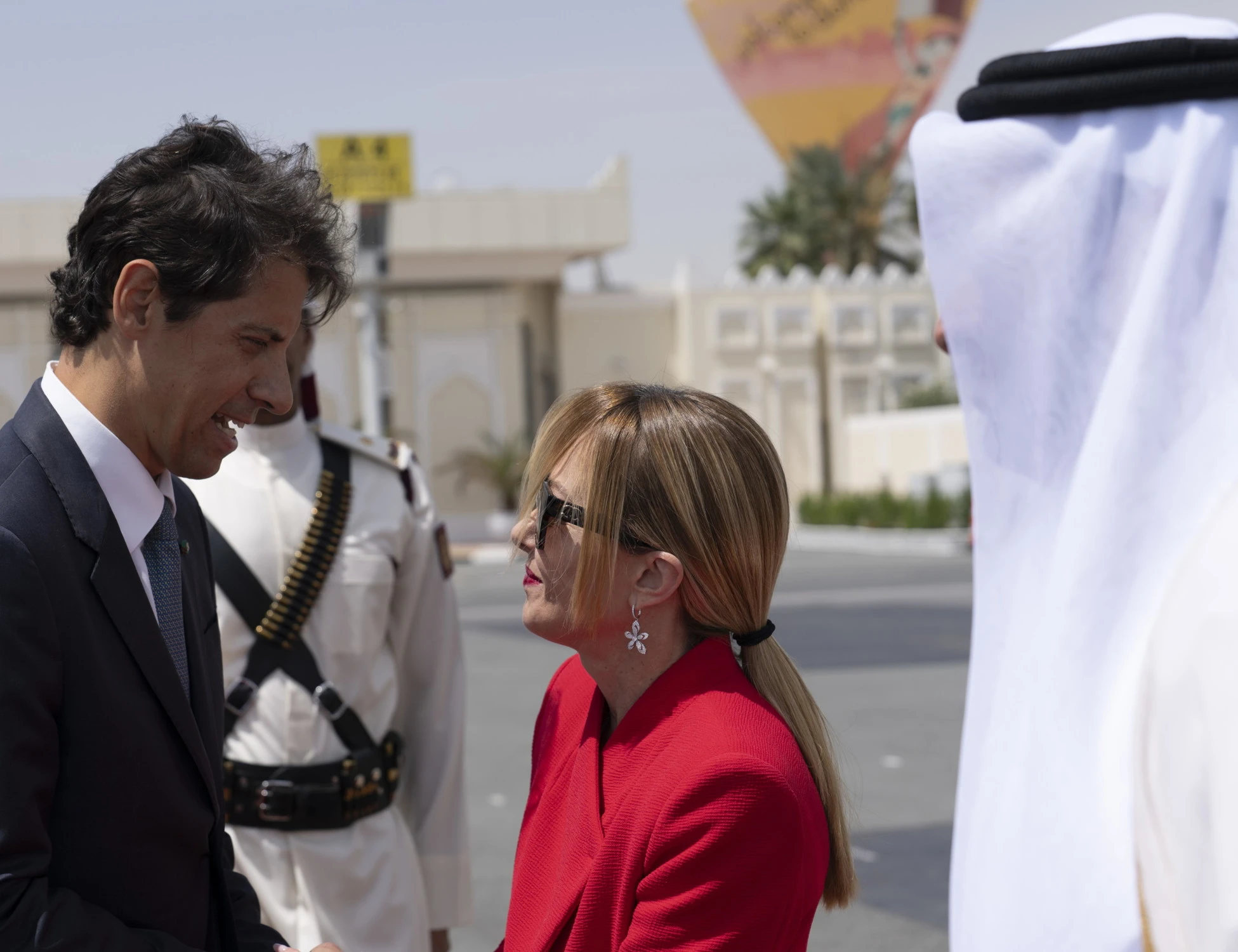 Giorgia Meloni, conclusa la missione nel Golfo. Plauso del Qatar: "Grati all'Italia"