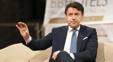 Giuseppe Conte, occhio ai congiuntivi: "Non possiamo tollerare che i migranti...", doppio strafalcione