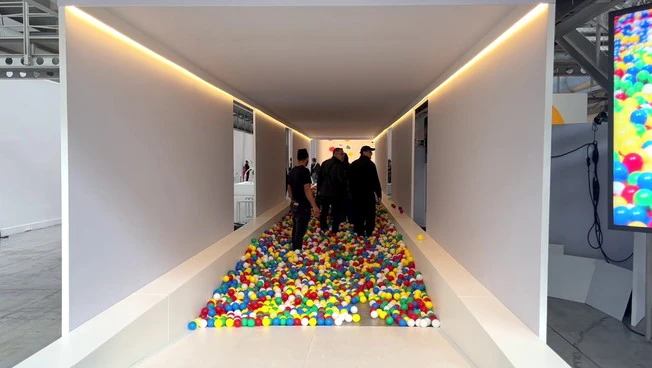 McDonald’s festeggia 40 anni in Italia, al Fuorisalone l'esposizione “POOL"