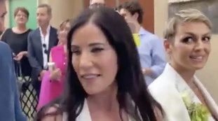 Francesca Pascale in lacrime: "Dov'è?", l'imprevisto con Paola Turci dopo il sì