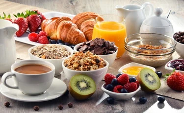 Dieta allunga-vita: cosa mangiare a colazione, pranzo e cena