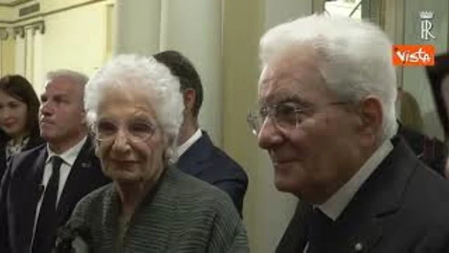 Mattarella saluta Liliana Segre al Teatro alla Scala di Milano