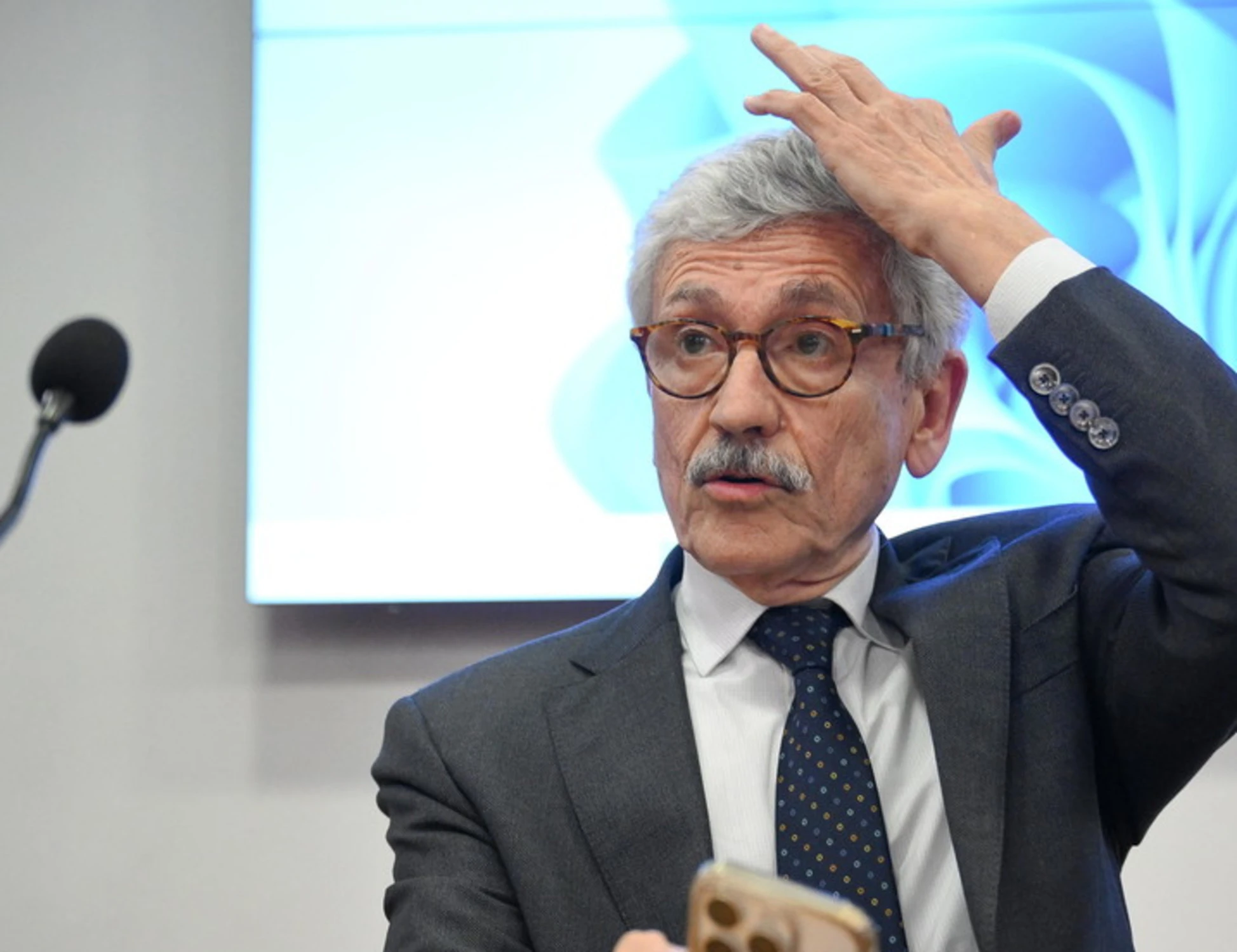 Massimo D'Alema, la rivelazione: "Perché ero alla parata in Cina"