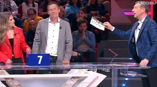Affari Tuoi, "bisogna essere pazzi": rifiutano 150mila euro? Boato in studio