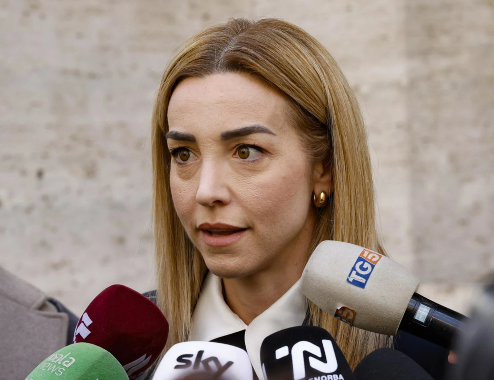 Silvia Salis, Lepore & co: tutti i sindaci rossi boicottano i taser