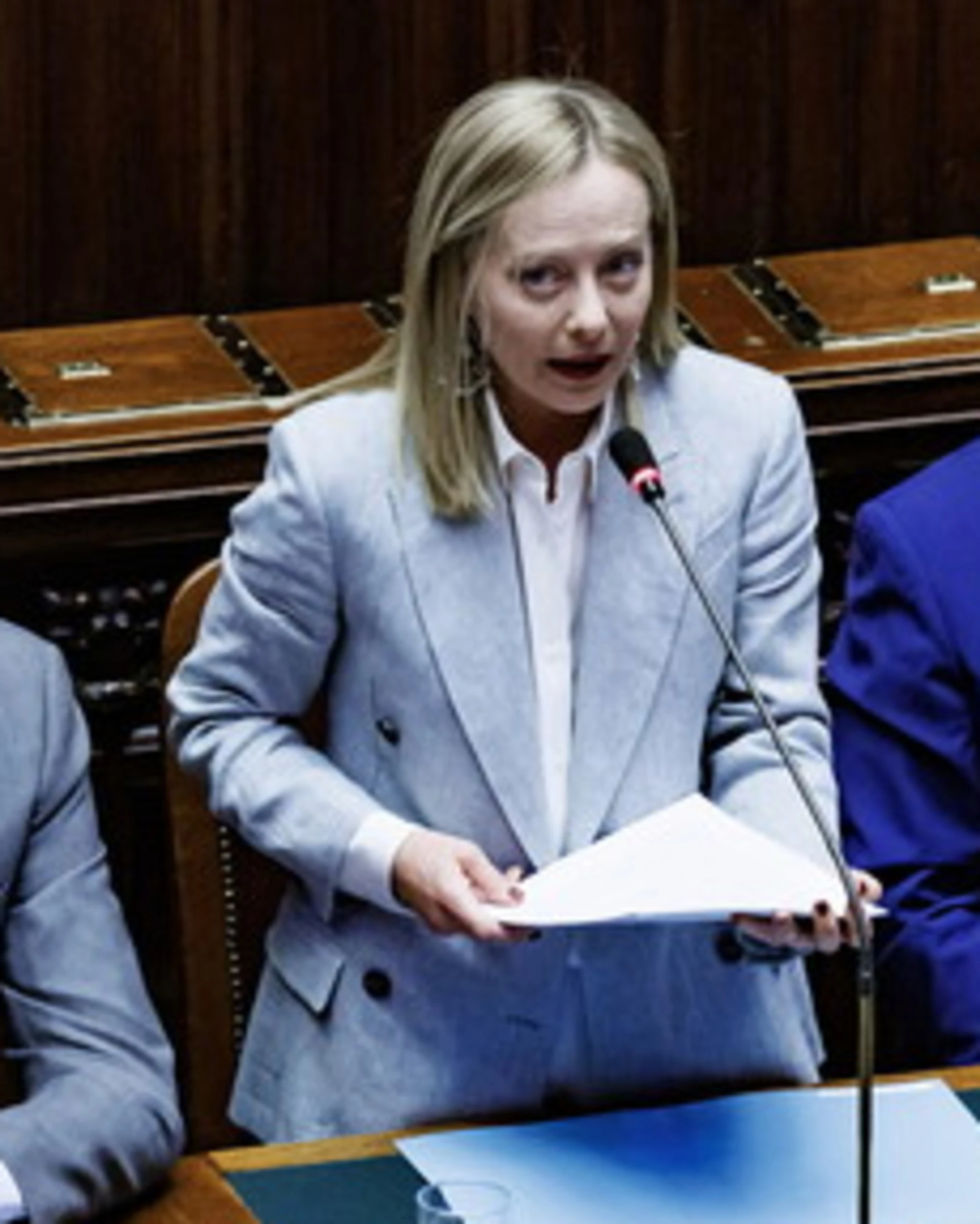 Giorgia Meloni, "non lasceremo mai un'Italia debole": colpo su colpo in aula