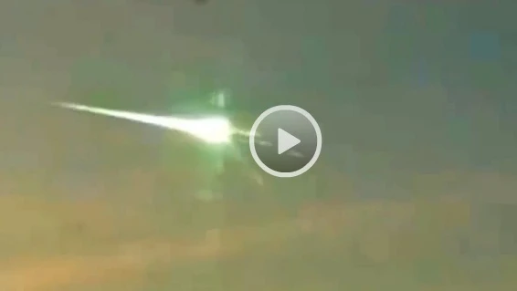 Tam tam su internet: un ufo ci ha salvati dal meteorite Guarda il Video