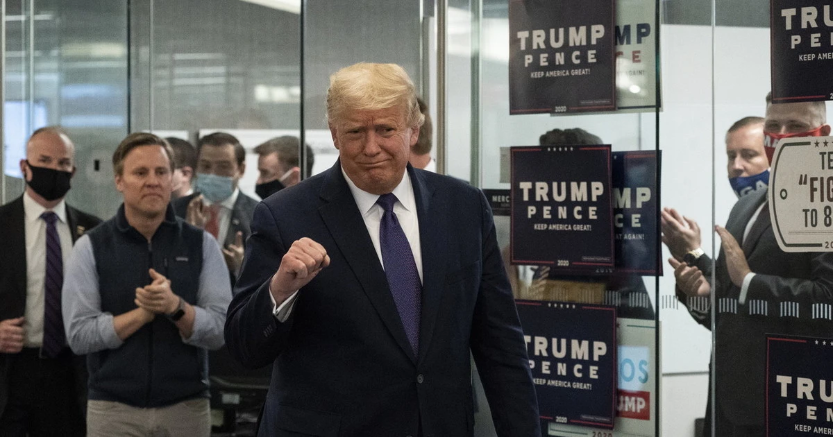 Donald Trump, la rivincita dopo il ko al voto: 100 milioni di dollari per avere la sua storia