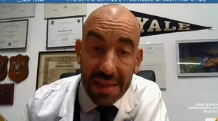 L'Aria che Tira, Matteo Bassetti contro Ilaria Capua: "È una veterinaria, prima di parlare bisogna avere competenze"