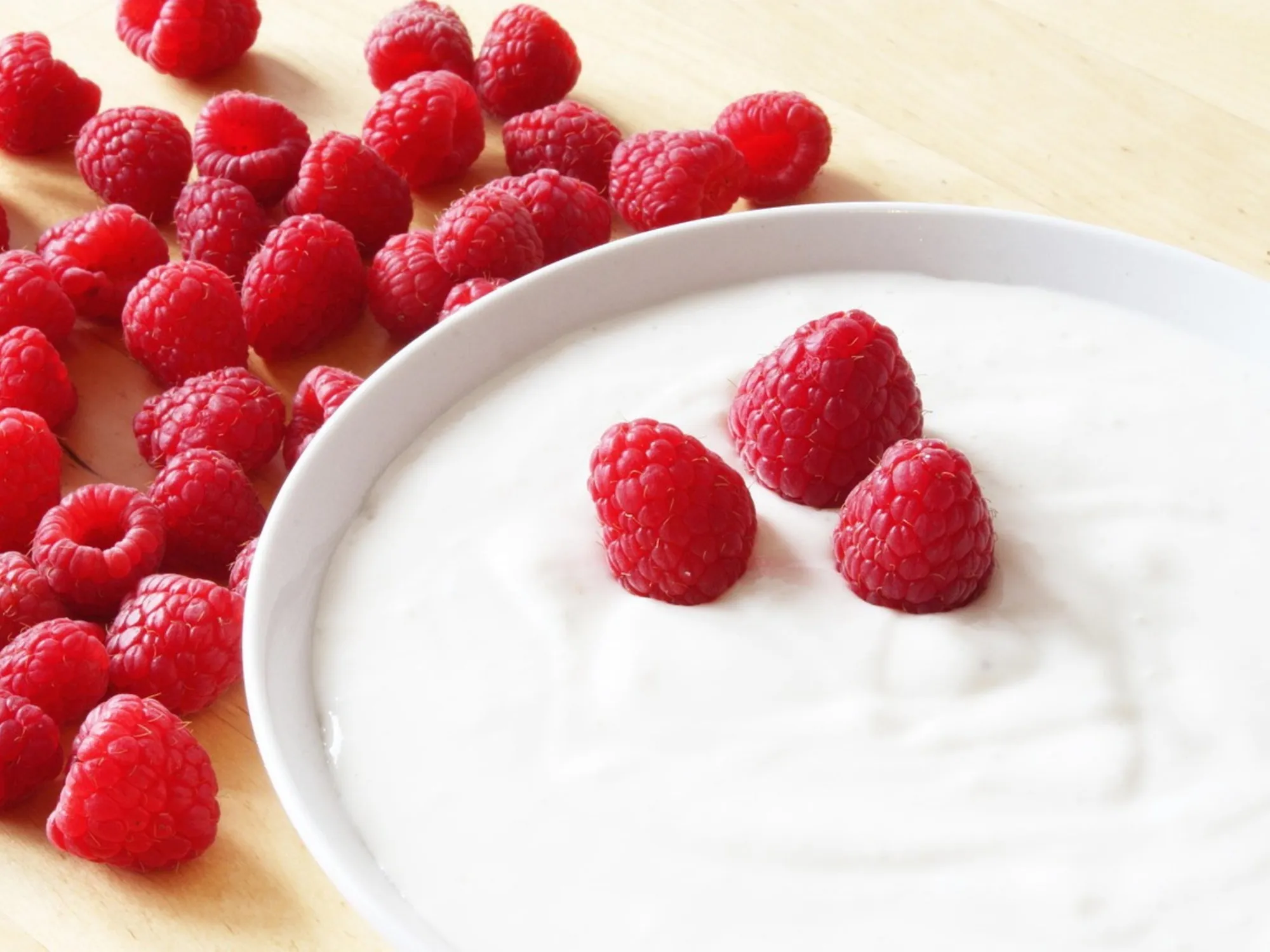 Yogurt: intero, scremato o greco? Qual è il migliore