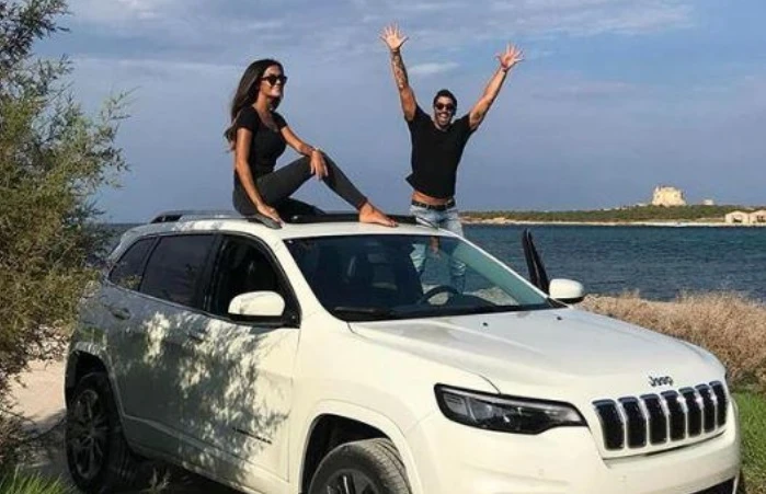 Filippo Magnini e Giorgia Palmas raggianti in Sicilia