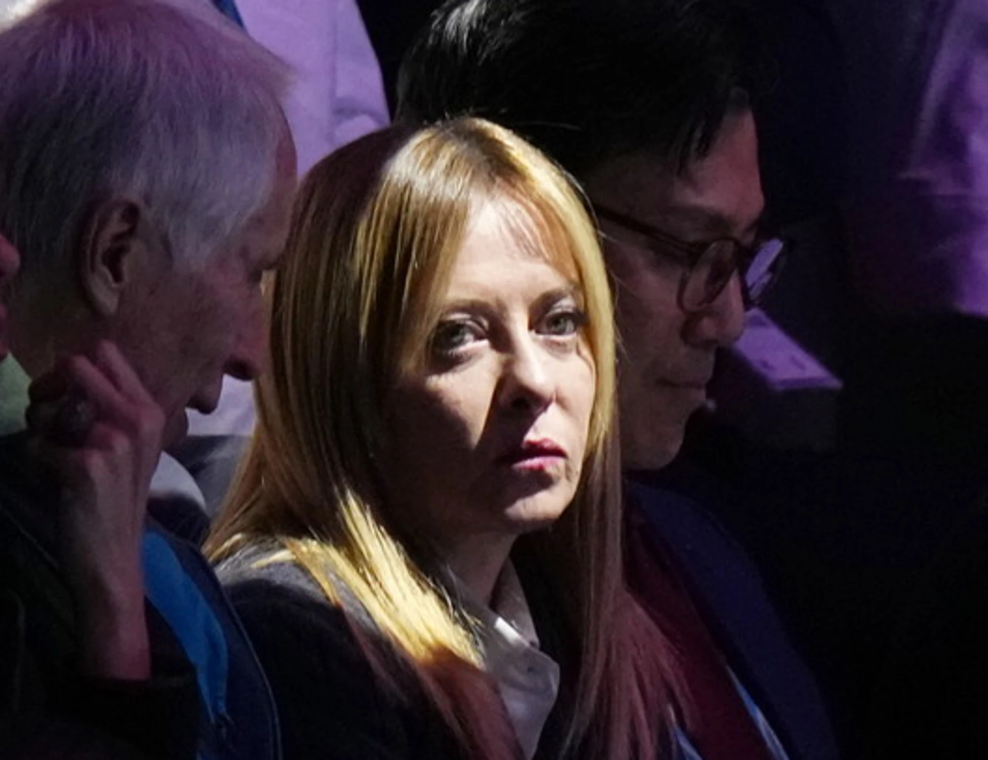 Giorgia Meloni risponde a Macron: "Ingerenze? Lui ha dato asilo ai brigatisti". E sulle toghe...