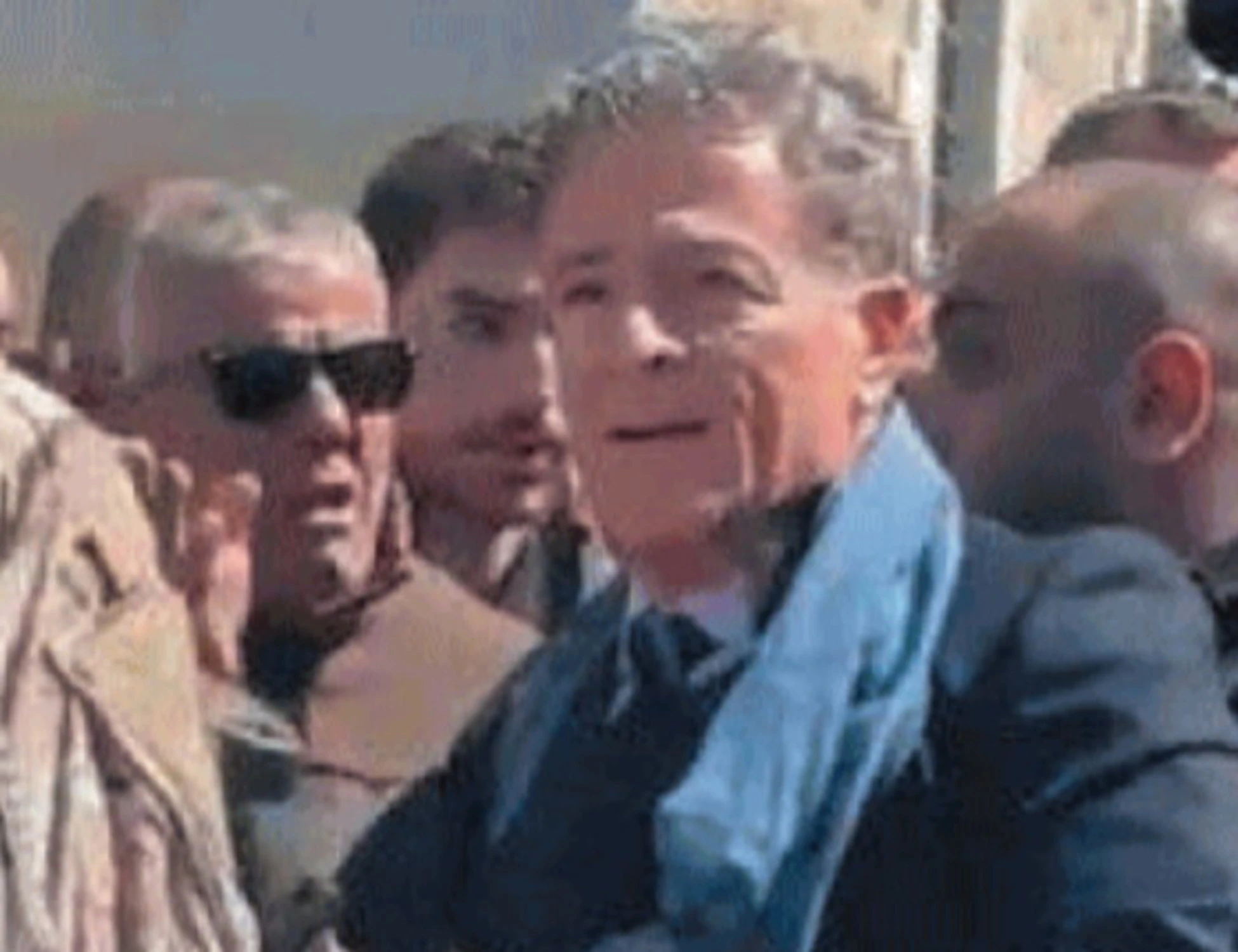 Libano, il deputato pro-Hezbollah linciato al funerale del prete