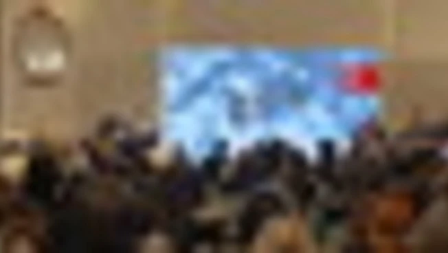 I semi, la poesia e la cura: la Biennale (in assenza) di Koyo Kouoh