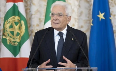 https://media.liberoquotidiano.it/nLgLvKZuSUK6qCPdeRX3IzyBMNrK-JAnWFWMIR7URbc/width:800/quality:90/aW1hZ2VzLzIwMjUvMDkvMjcvMTM0MTI3Nzg2LTY3OGQ3MWI4LWUxMjQtNDE2My05Njk1LTRlOTIzYmY4ZTQ2OC5qcGc.webp