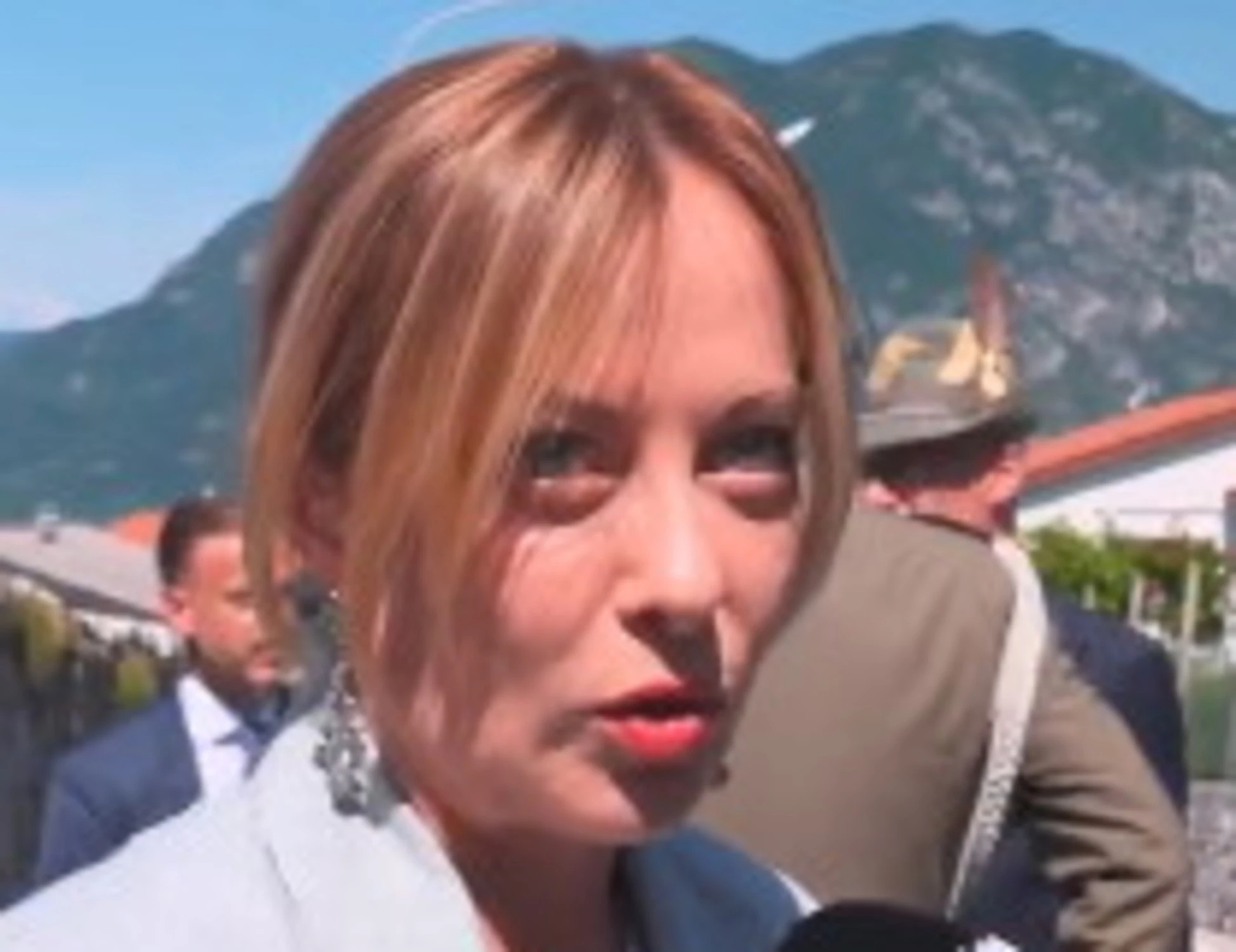 Giorgia Meloni, la frase con cui fa impazzire gli Alpini: "Un po' di sano orgoglio nazionale"