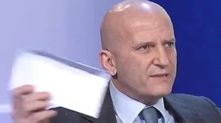 Augusto Minzolini contro Giuseppe Conte: "Vaccini, Arcuri commissario? Solo la follia del premier conosce le qualità oscure di quell'uomo"