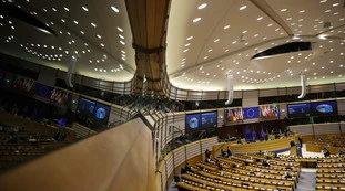 Qatargate, "ecco chi è a libro paga": può crollare la Ue?