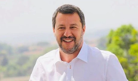 Matteo Salvini e la pagella del figlio: "Applausi, ragazzo. Ora una festa vecchia maniera"